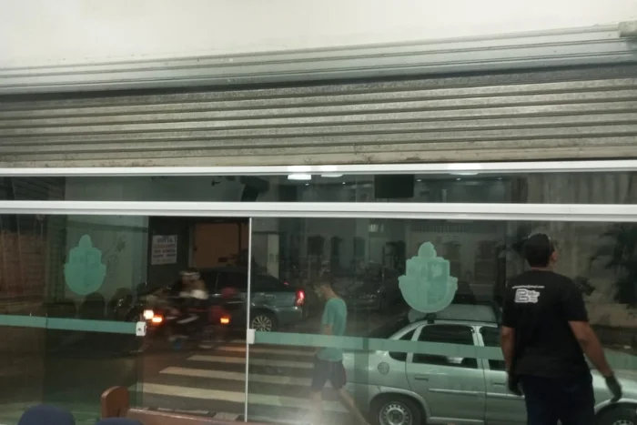 Serviço de porta de aço realizado 9