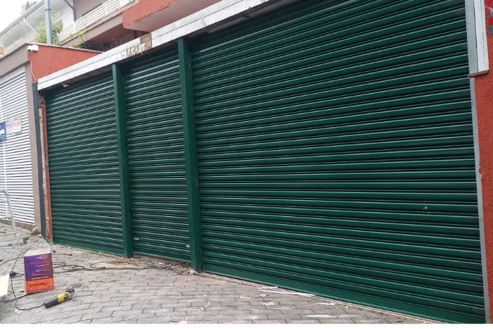 Serviço de porta de aço realizado 4